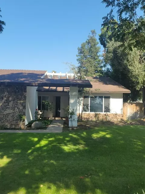 230 W Paul Ave, Fresno, CA 93704