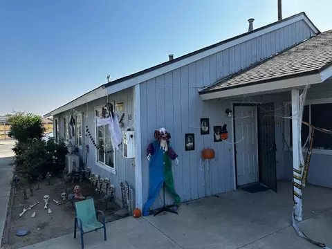 1452 S College Ave #113, Dinuba, CA 93618