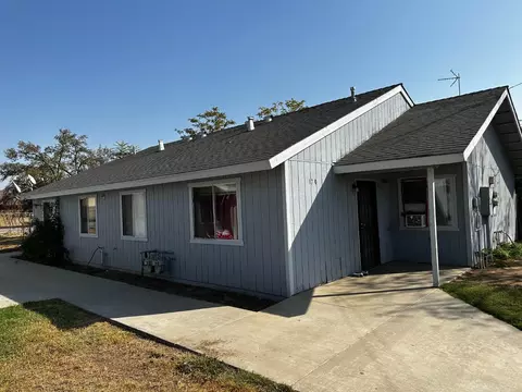 1452 S College Ave #117, Dinuba, CA 93618