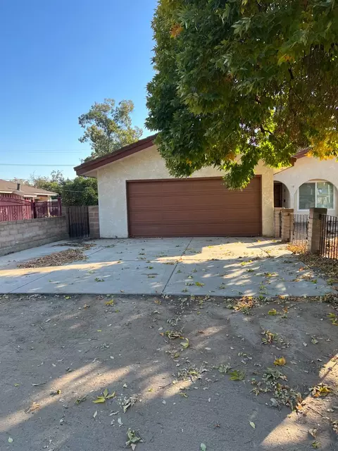 5062 E Fillmore Ave S, Fresno, CA 93727