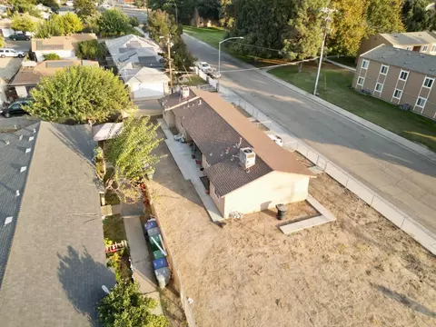 1342 J St, Sanger, CA 93657