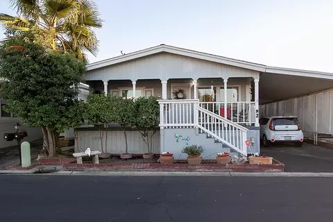 221 W Herndon Ave #92, Fresno, CA 93650