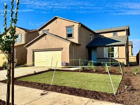 14272 W San Joaquin Ave, Kerman, CA 93630