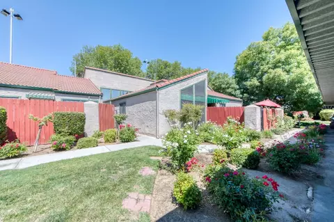 5965 E Shields Ave #121, Fresno, CA 93727