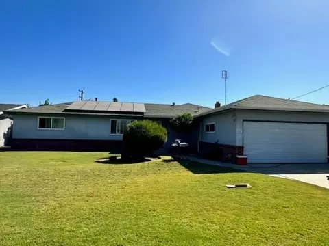 462 S 2nd St, Kerman, CA 93630