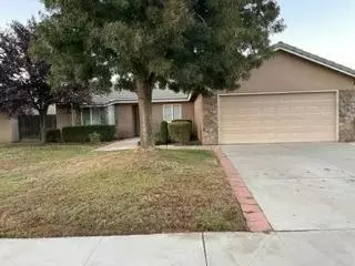 876 Third St, Sanger, CA 93657