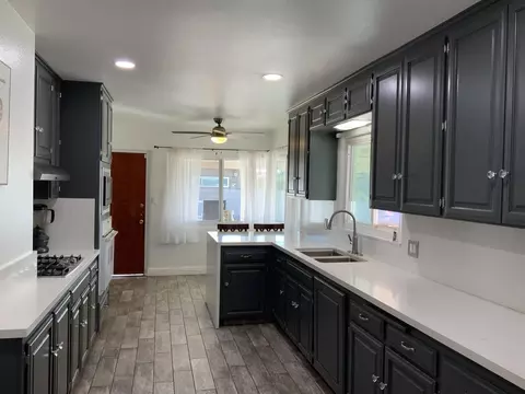 2117 Almond Ave, Sanger, CA 93657