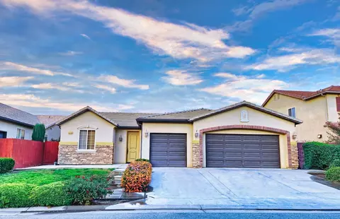 1214 E Via Verde Dr, Fresno, CA 93730