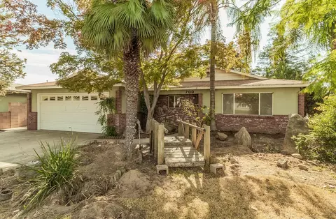700 Plumas St, Kingsburg, CA 93631