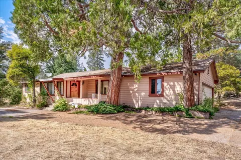 51101 Hillside Dr, Oakhurst, CA 93644