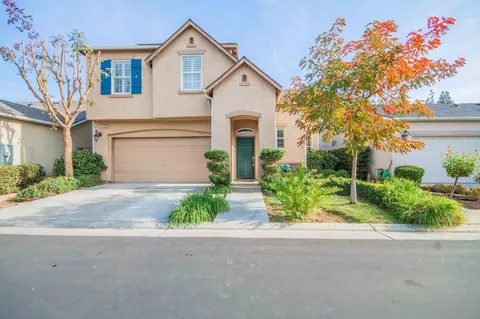 5566 N Avocado Ln, Fresno, CA 93711