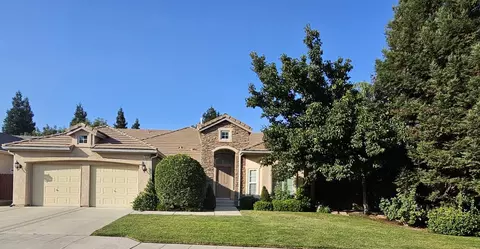 1030 E Royal Dornoch Ave, Fresno, CA 93730