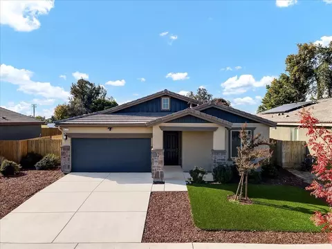 623 Melbourne, Lemoore, CA 93245