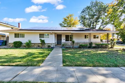 5654 N 7th St, Fresno, CA 93710