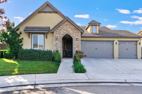 3298 Wrenwood Ave, Clovis, CA 93619