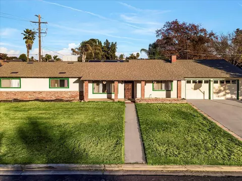 2495 Chestnut St, Hanford, CA 93230