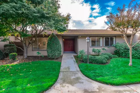 4860 N Hulbert Ave #102, Fresno, CA 93705
