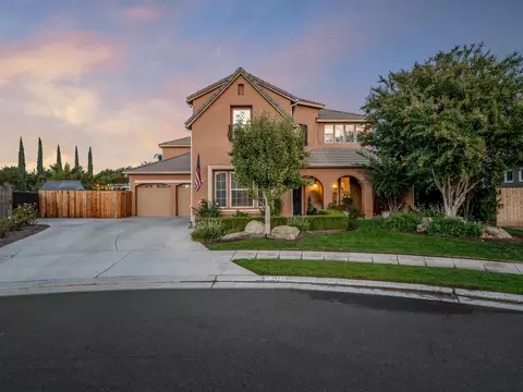 1979 N Elm Ave, Clovis, CA 93619