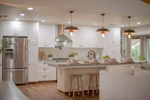 25390 White Thorne Rd, Clovis, CA 93619