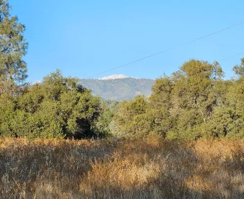7 Chukchansi Rd, Coarsegold, CA 93614