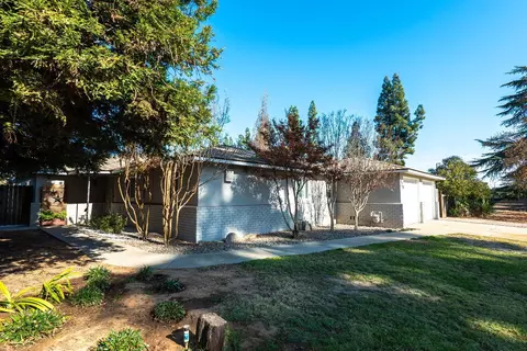 120 W Celeste Ave, Fresno, CA 93704