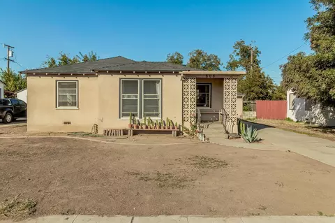 808 W Peralta Way, Fresno, CA 93705