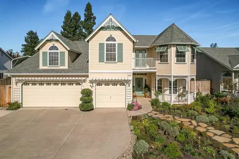 269 Athens Ave, Clovis, CA 93611