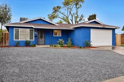 3085 W Sussex Way, Fresno, CA 93722