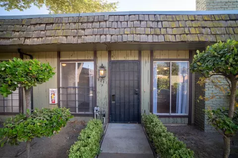3681 N Fruit Ave #B, Fresno, CA 93705
