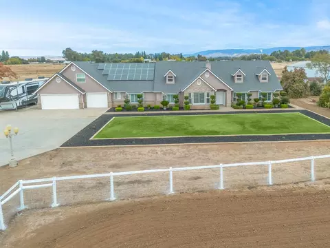 5554 N Academy Ave, Clovis, CA 93619
