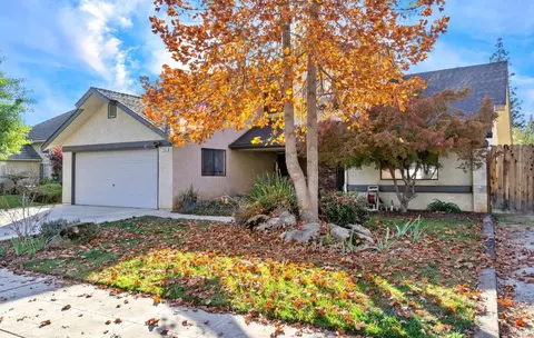 2205 E Shea Dr, Fresno, CA 93720