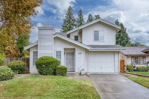 730 E Robin Ln, Fresno, CA 93730