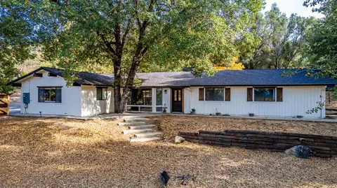 51704 Little Lake Rd, Oakhurst, CA 93644