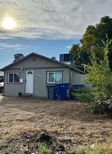 1135 W Michigan Ave, Fresno, CA 93705
