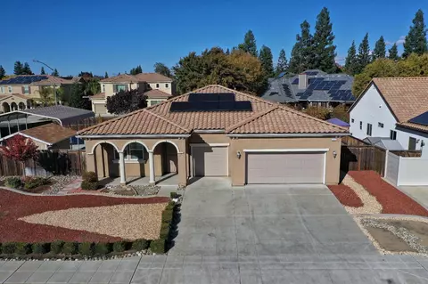 2297 Richert Ave, Clovis, CA 93611