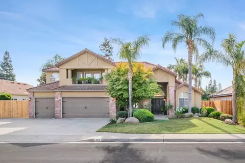 452 Omaha Ave W, Clovis, CA 93619