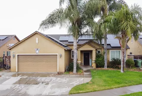 633 Bellis Ave, Dinuba, CA 93618