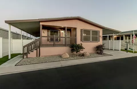 1551 6th Avenue Dr #82, Kingsburg, CA 93631