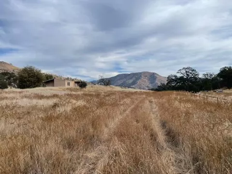 31610 Watts Valley Rd, Tollhouse, CA 93667