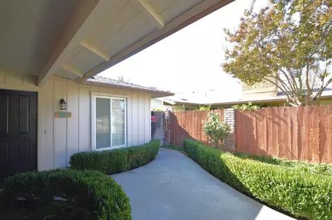 1709 W Calimyrna Ave #A, Fresno, CA 93711