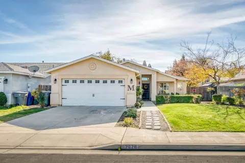 2628 Santa Ana Ave, Clovis, CA 93611