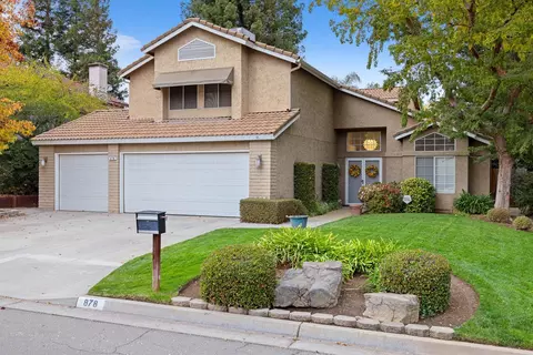 878 E Buckhill Rd E, Fresno, CA 93720