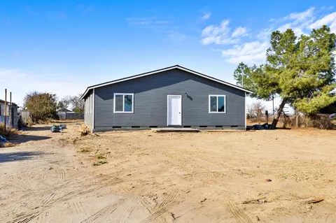 1602 E Malaga Ave, Fresno, CA 93725