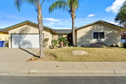 1589 Santa Ana Ave, Clovis, CA 93611