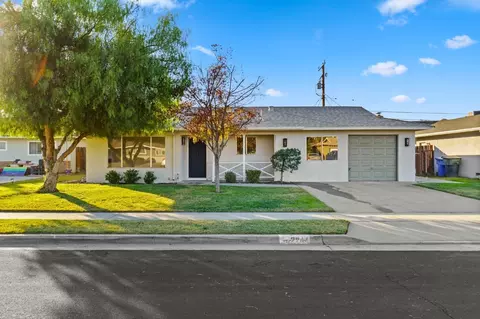 2244 E Lemmon Way, Hanford, CA 93230