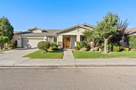 6810 W Wrenwood Ln, Fresno, CA 93723