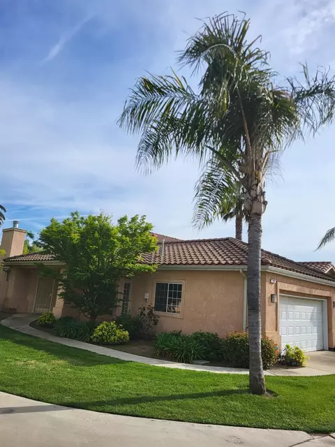 110 Twins Ct, Reedley, CA 93654