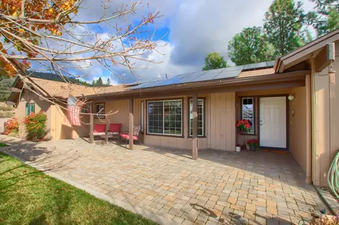 45205 Sno Flake Ln, Ahwahnee, CA 93601