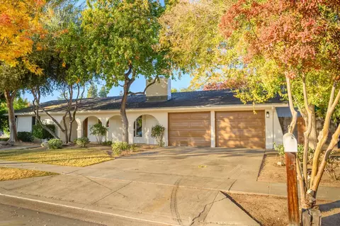 3028 W San Madele Ave, Fresno, CA 93711