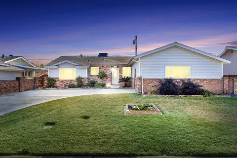 534 Rall Ave, Clovis, CA 93612